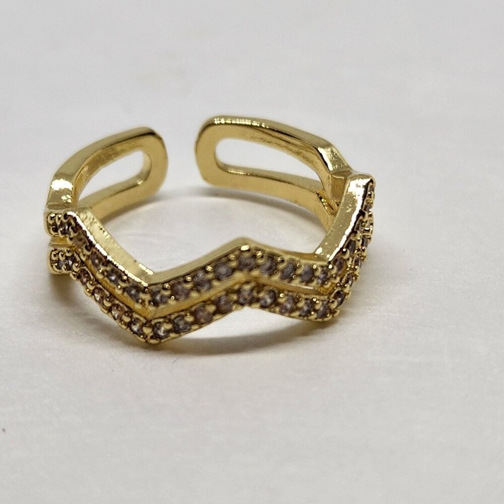 Zig Zag Chevron Fashion Ring Gold Tone Bling Size 6